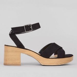 Wooden Platform / Flatform Heeled Sandals 10W